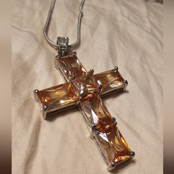 Elegant Faux Citrine Cross Pendant 18 inch Necklace 2 inch Extender EUC - Picture 8 of 8